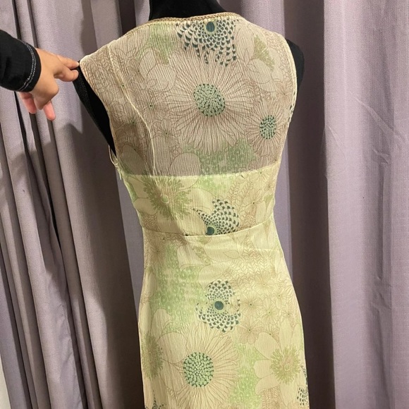 Elie Tahari Dress
Size 4-6 small - Picture 3 of 4